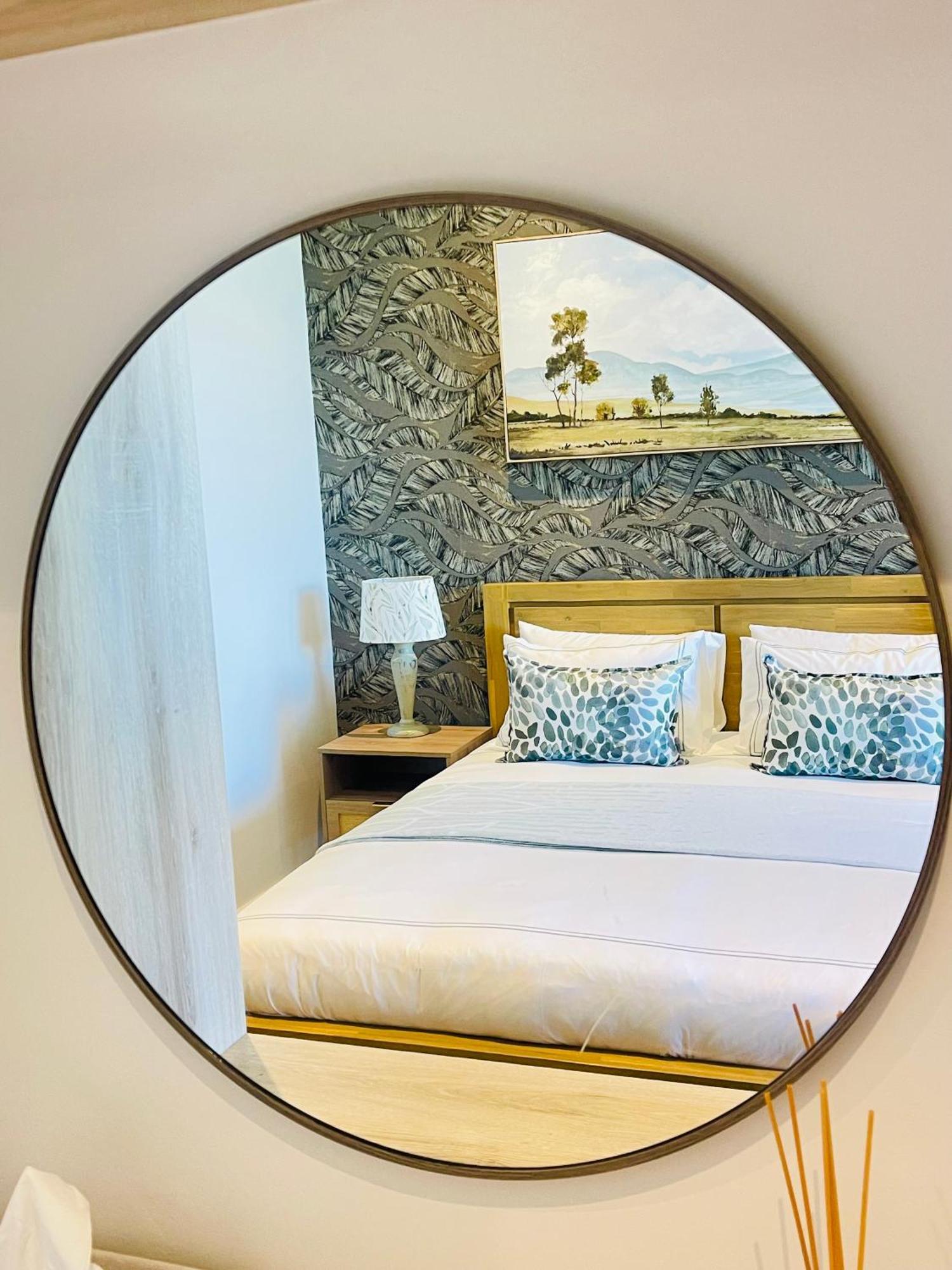 Apartment Boulevard 242 *